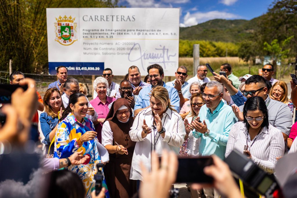 Gobernadora inaugura mejoras de la PR-364 y anuncia reconstrucci&oacute;n del Gimnasio Municipal de Sabana Grande