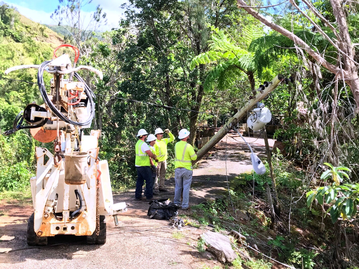 Northland utility crews take expertise to Puerto Rico