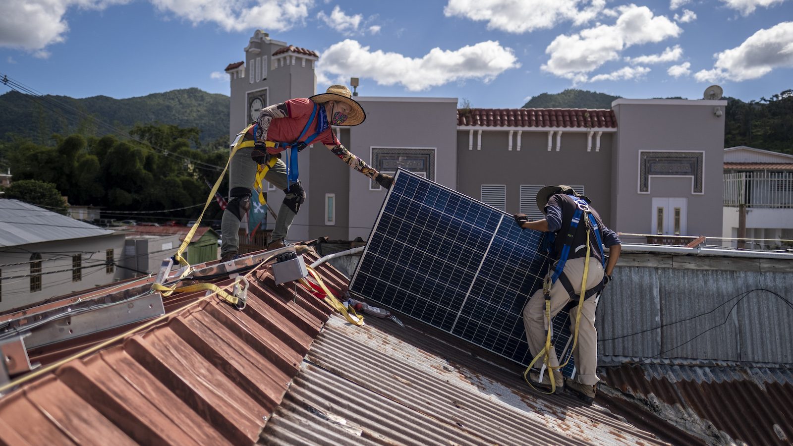 Puerto Rico town celebrates &lsquo;first-of-its-kind&rsquo; solar microgrid
